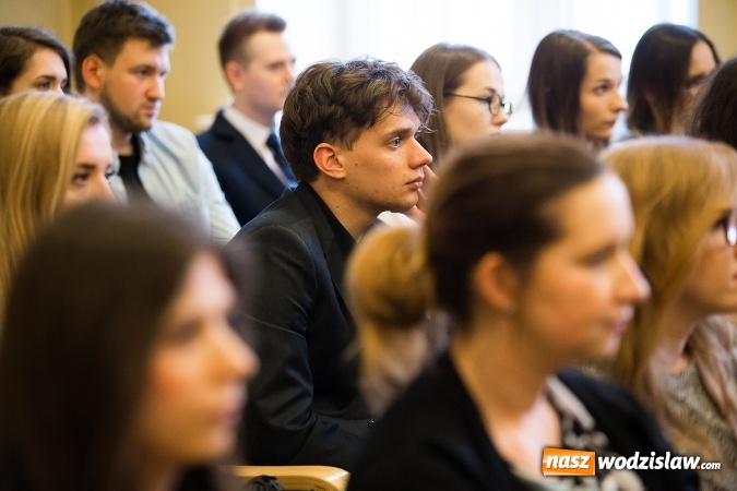 Zdjęcie w galerii na portalu naszwodzislaw.com: Uroczyste wręczenie dyplomów na kierunku architektura PWSZ w Raciborzu wiadomości z regionu