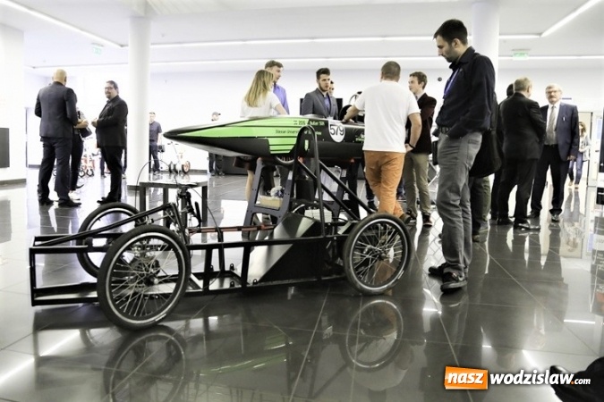 Zdjęcie w galerii na portalu naszwodzislaw.com: Zarząd Wojew&oacute;dztwa za rozwojem elektromobilności wiadomości z regionu