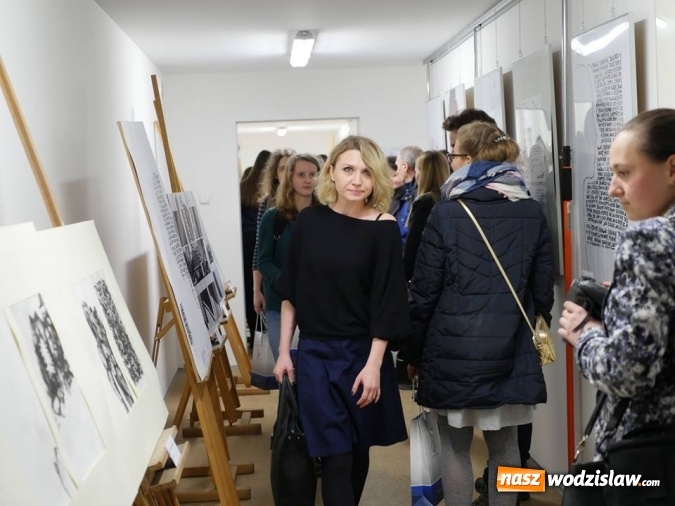Zdjęcie w galerii na portalu naszwodzislaw.com: Start jubileuszowej wystawy prac uczniów Liceum Plastycznego wiadomości z regionu