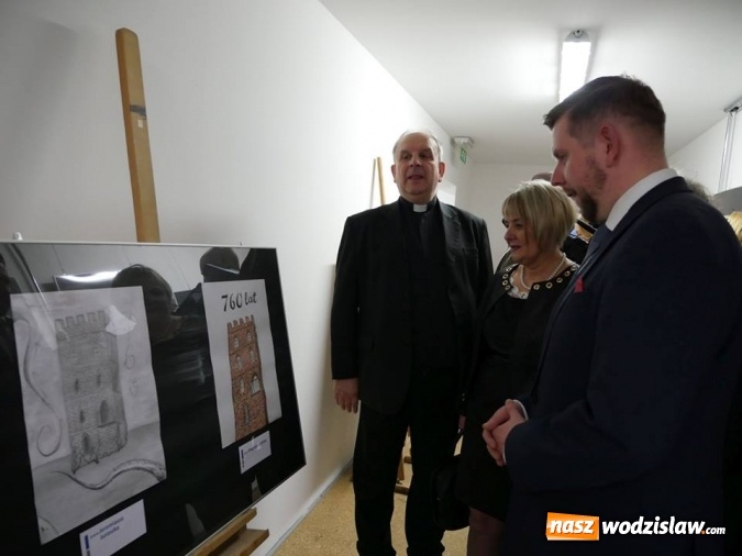 Zdjęcie w galerii na portalu naszwodzislaw.com: Start jubileuszowej wystawy prac uczniów Liceum Plastycznego wiadomości z regionu