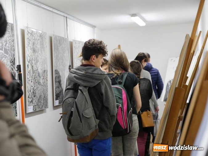 Zdjęcie w galerii na portalu naszwodzislaw.com: Start jubileuszowej wystawy prac uczniów Liceum Plastycznego wiadomości z regionu