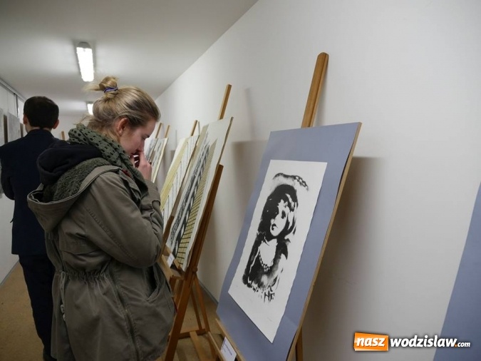 Zdjęcie w galerii na portalu naszwodzislaw.com: Start jubileuszowej wystawy prac uczniów Liceum Plastycznego wiadomości z regionu