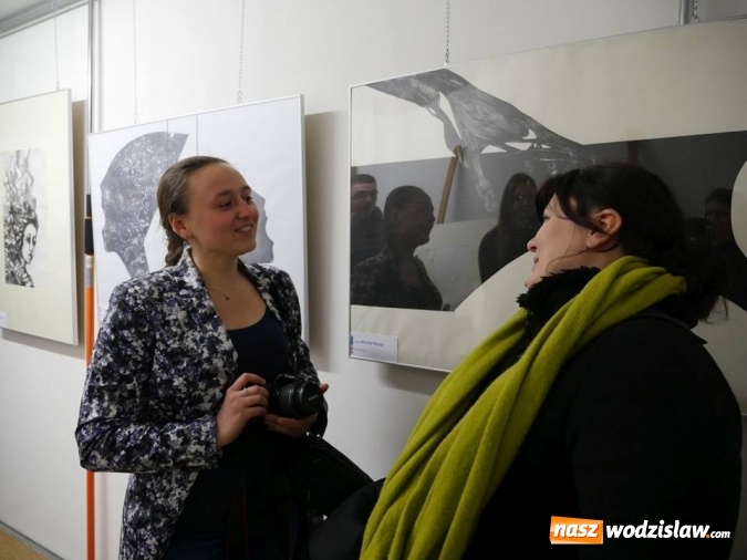 Zdjęcie w galerii na portalu naszwodzislaw.com: Start jubileuszowej wystawy prac uczniów Liceum Plastycznego wiadomości z regionu
