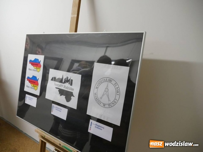 Zdjęcie w galerii na portalu naszwodzislaw.com: Start jubileuszowej wystawy prac uczniów Liceum Plastycznego wiadomości z regionu