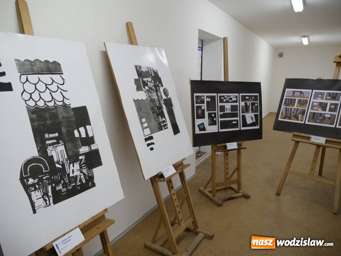 Zdjęcie w galerii na portalu naszwodzislaw.com: Start jubileuszowej wystawy prac uczniów Liceum Plastycznego wiadomości z regionu