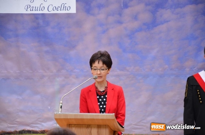 Zdjęcie w galerii na portalu naszwodzislaw.com: Maturzyści pożegnali szkoły wiadomości z regionu