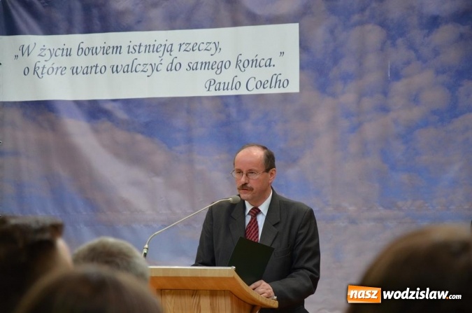 Zdjęcie w galerii na portalu naszwodzislaw.com: Maturzyści pożegnali szkoły wiadomości z regionu