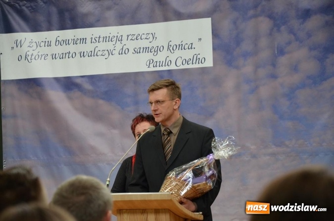 Zdjęcie w galerii na portalu naszwodzislaw.com: Maturzyści pożegnali szkoły wiadomości z regionu