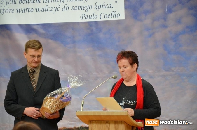 Zdjęcie w galerii na portalu naszwodzislaw.com: Maturzyści pożegnali szkoły wiadomości z regionu