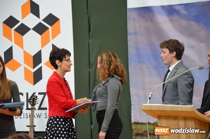 Zdjęcie w galerii na portalu naszwodzislaw.com: Maturzyści pożegnali szkoły wiadomości z regionu