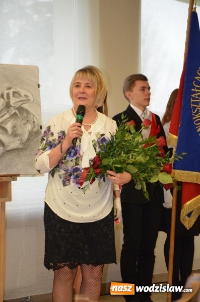 Zdjęcie w galerii na portalu naszwodzislaw.com: Maturzyści pożegnali szkoły wiadomości z regionu