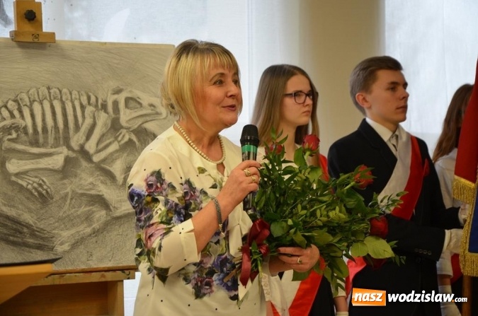Zdjęcie w galerii na portalu naszwodzislaw.com: Maturzyści pożegnali szkoły wiadomości z regionu