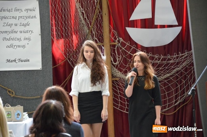 Zdjęcie w galerii na portalu naszwodzislaw.com: Maturzyści pożegnali szkoły wiadomości z regionu