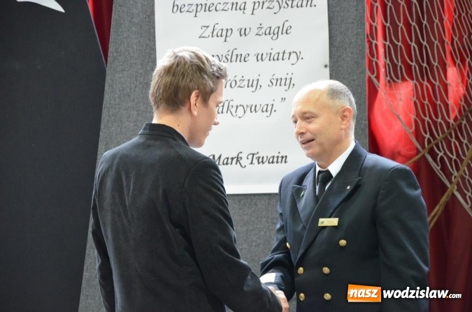 Zdjęcie w galerii na portalu naszwodzislaw.com: Maturzyści pożegnali szkoły wiadomości z regionu