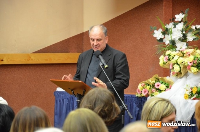 Zdjęcie w galerii na portalu naszwodzislaw.com: Maturzyści pożegnali szkoły wiadomości z regionu