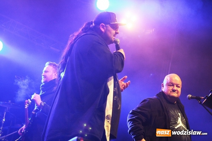Zdjęcie w galerii na portalu naszwodzislaw.com: Grupa Piersi zagrała dla Oliwii Nalepki wiadomości z regionu