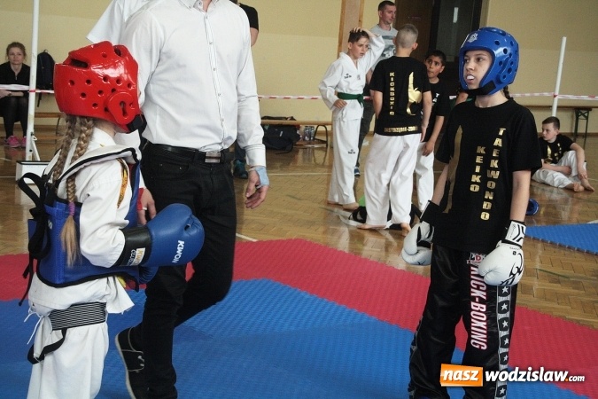 Zdjęcie w galerii na portalu naszwodzislaw.com: Walczą o puchar w&oacute;jta Marklowic wiadomości z regionu