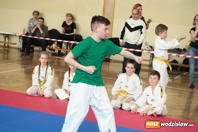 Zdjęcie w galerii na portalu naszwodzislaw.com: Walczą o puchar w&oacute;jta Marklowic wiadomości z regionu