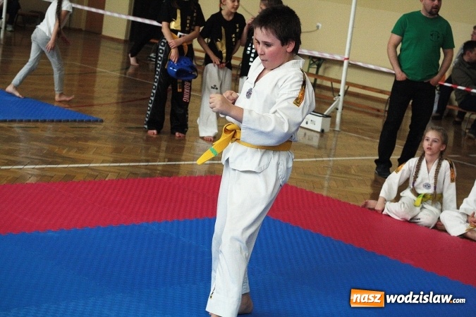 Zdjęcie w galerii na portalu naszwodzislaw.com: Walczą o puchar w&oacute;jta Marklowic wiadomości z regionu