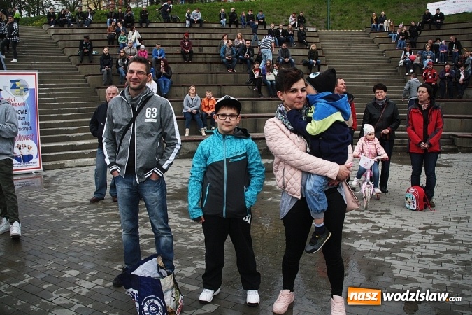 Zdjęcie w galerii na portalu naszwodzislaw.com: Piknik Edukacyjny w Rodzinnym Parku Rozrywki wiadomości z regionu