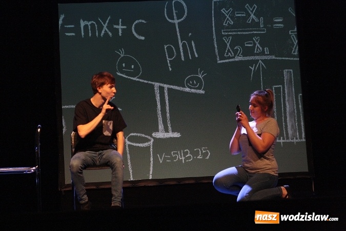 Zdjęcie w galerii na portalu naszwodzislaw.com: Jak odnaleźć się w cyberrzeczywistości? Teatr Szydło o nowych technologiach na scenie WCK wiadomości z regionu