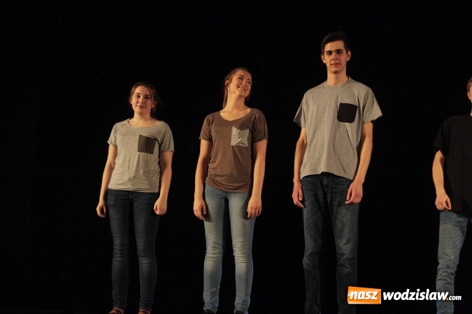 Zdjęcie w galerii na portalu naszwodzislaw.com: Jak odnaleźć się w cyberrzeczywistości? Teatr Szydło o nowych technologiach na scenie WCK wiadomości z regionu