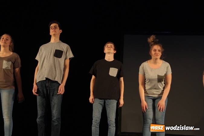 Zdjęcie w galerii na portalu naszwodzislaw.com: Jak odnaleźć się w cyberrzeczywistości? Teatr Szydło o nowych technologiach na scenie WCK wiadomości z regionu