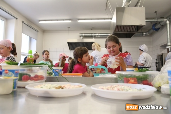 Zdjęcie w galerii na portalu naszwodzislaw.com: ZSP numer 2 w Rydułtowach: przygotowywali smakołyki wiadomości z regionu