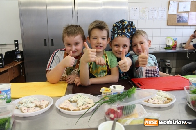 Zdjęcie w galerii na portalu naszwodzislaw.com: ZSP numer 2 w Rydułtowach: przygotowywali smakołyki wiadomości z regionu