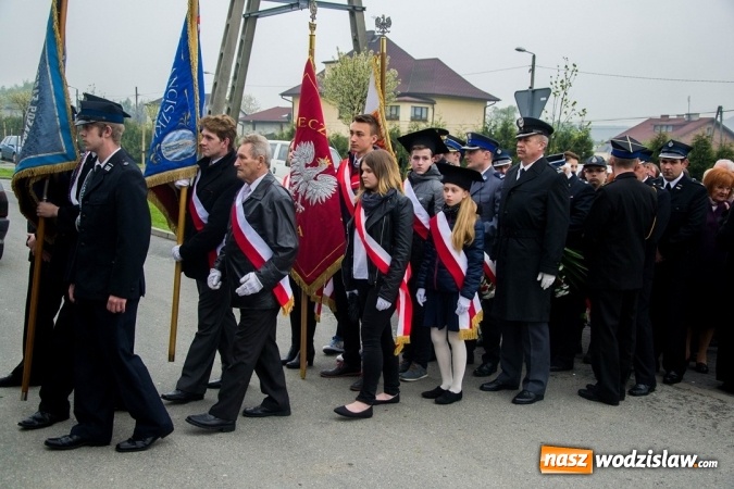 Zdjęcie w galerii na portalu naszwodzislaw.com: Święto Flagi, 96. rocznica wybuchu III Powstania Śląskiego, rocznica uchwalenia Konstytucji 3 Maja oraz Święto św. Floriana. Uroczystości w Rydułtowach wiadomości z regionu