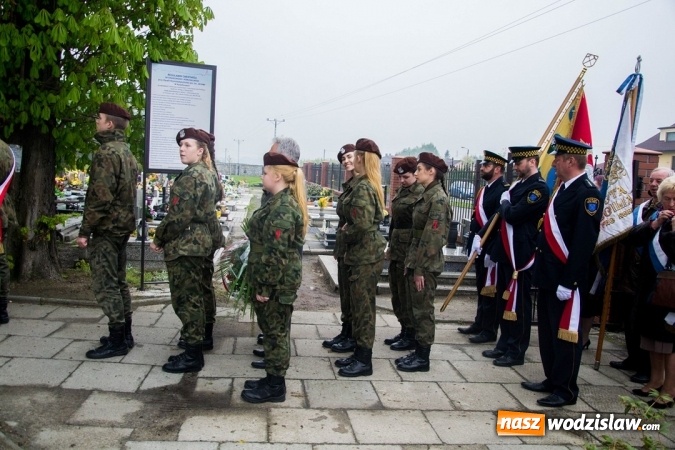 Zdjęcie w galerii na portalu naszwodzislaw.com: Święto Flagi, 96. rocznica wybuchu III Powstania Śląskiego, rocznica uchwalenia Konstytucji 3 Maja oraz Święto św. Floriana. Uroczystości w Rydułtowach wiadomości z regionu