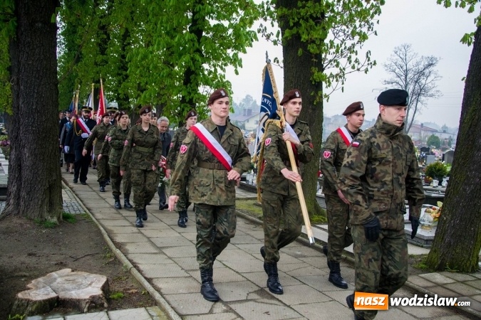 Zdjęcie w galerii na portalu naszwodzislaw.com: Święto Flagi, 96. rocznica wybuchu III Powstania Śląskiego, rocznica uchwalenia Konstytucji 3 Maja oraz Święto św. Floriana. Uroczystości w Rydułtowach wiadomości z regionu