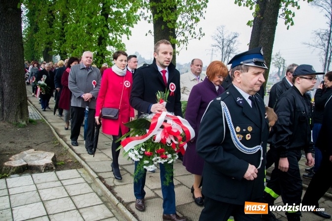 Zdjęcie w galerii na portalu naszwodzislaw.com: Święto Flagi, 96. rocznica wybuchu III Powstania Śląskiego, rocznica uchwalenia Konstytucji 3 Maja oraz Święto św. Floriana. Uroczystości w Rydułtowach wiadomości z regionu