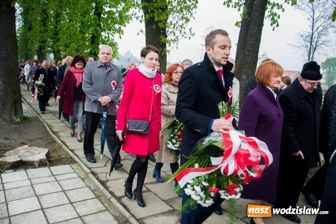 Zdjęcie w galerii na portalu naszwodzislaw.com: Święto Flagi, 96. rocznica wybuchu III Powstania Śląskiego, rocznica uchwalenia Konstytucji 3 Maja oraz Święto św. Floriana. Uroczystości w Rydułtowach wiadomości z regionu