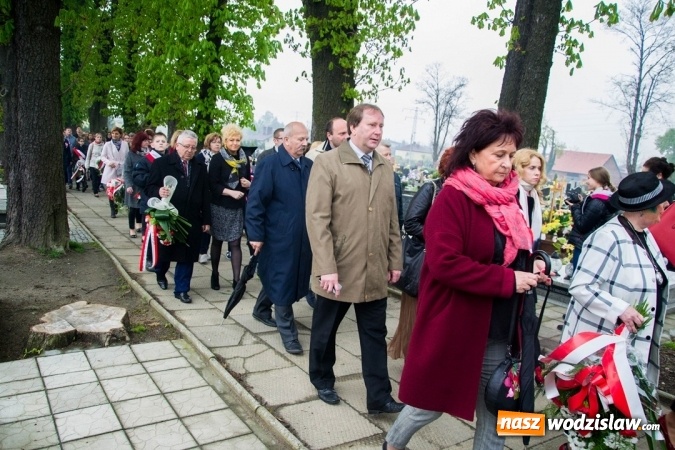 Zdjęcie w galerii na portalu naszwodzislaw.com: Święto Flagi, 96. rocznica wybuchu III Powstania Śląskiego, rocznica uchwalenia Konstytucji 3 Maja oraz Święto św. Floriana. Uroczystości w Rydułtowach wiadomości z regionu