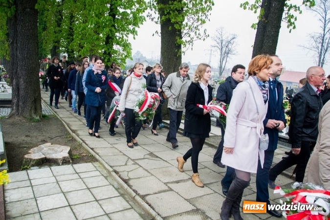 Zdjęcie w galerii na portalu naszwodzislaw.com: Święto Flagi, 96. rocznica wybuchu III Powstania Śląskiego, rocznica uchwalenia Konstytucji 3 Maja oraz Święto św. Floriana. Uroczystości w Rydułtowach wiadomości z regionu