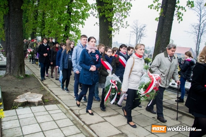 Zdjęcie w galerii na portalu naszwodzislaw.com: Święto Flagi, 96. rocznica wybuchu III Powstania Śląskiego, rocznica uchwalenia Konstytucji 3 Maja oraz Święto św. Floriana. Uroczystości w Rydułtowach wiadomości z regionu