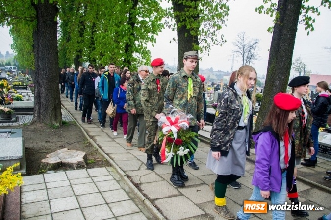 Zdjęcie w galerii na portalu naszwodzislaw.com: Święto Flagi, 96. rocznica wybuchu III Powstania Śląskiego, rocznica uchwalenia Konstytucji 3 Maja oraz Święto św. Floriana. Uroczystości w Rydułtowach wiadomości z regionu