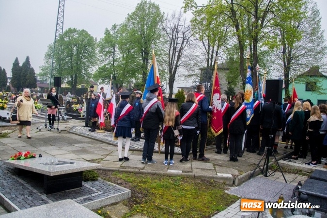 Zdjęcie w galerii na portalu naszwodzislaw.com: Święto Flagi, 96. rocznica wybuchu III Powstania Śląskiego, rocznica uchwalenia Konstytucji 3 Maja oraz Święto św. Floriana. Uroczystości w Rydułtowach wiadomości z regionu