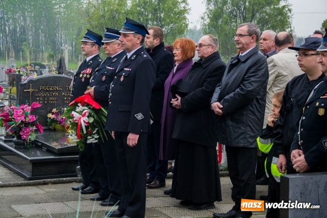 Zdjęcie w galerii na portalu naszwodzislaw.com: Święto Flagi, 96. rocznica wybuchu III Powstania Śląskiego, rocznica uchwalenia Konstytucji 3 Maja oraz Święto św. Floriana. Uroczystości w Rydułtowach wiadomości z regionu
