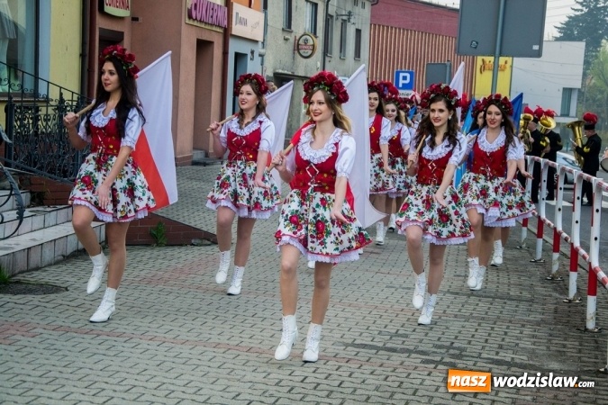 Zdjęcie w galerii na portalu naszwodzislaw.com: Święto Flagi, 96. rocznica wybuchu III Powstania Śląskiego, rocznica uchwalenia Konstytucji 3 Maja oraz Święto św. Floriana. Uroczystości w Rydułtowach wiadomości z regionu