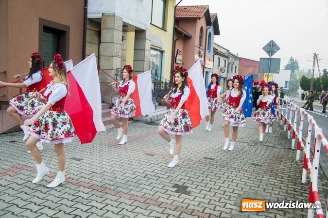 Zdjęcie w galerii na portalu naszwodzislaw.com: Święto Flagi, 96. rocznica wybuchu III Powstania Śląskiego, rocznica uchwalenia Konstytucji 3 Maja oraz Święto św. Floriana. Uroczystości w Rydułtowach wiadomości z regionu