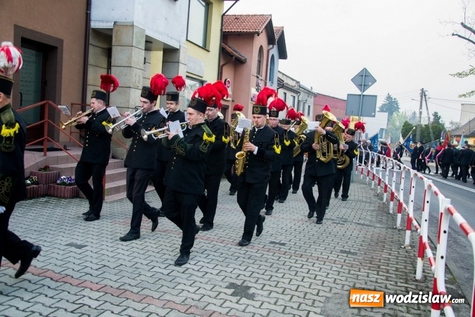 Zdjęcie w galerii na portalu naszwodzislaw.com: Święto Flagi, 96. rocznica wybuchu III Powstania Śląskiego, rocznica uchwalenia Konstytucji 3 Maja oraz Święto św. Floriana. Uroczystości w Rydułtowach wiadomości z regionu