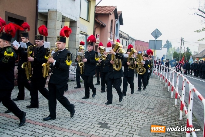 Zdjęcie w galerii na portalu naszwodzislaw.com: Święto Flagi, 96. rocznica wybuchu III Powstania Śląskiego, rocznica uchwalenia Konstytucji 3 Maja oraz Święto św. Floriana. Uroczystości w Rydułtowach wiadomości z regionu