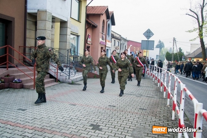 Zdjęcie w galerii na portalu naszwodzislaw.com: Święto Flagi, 96. rocznica wybuchu III Powstania Śląskiego, rocznica uchwalenia Konstytucji 3 Maja oraz Święto św. Floriana. Uroczystości w Rydułtowach wiadomości z regionu