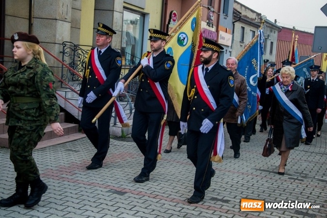 Zdjęcie w galerii na portalu naszwodzislaw.com: Święto Flagi, 96. rocznica wybuchu III Powstania Śląskiego, rocznica uchwalenia Konstytucji 3 Maja oraz Święto św. Floriana. Uroczystości w Rydułtowach wiadomości z regionu