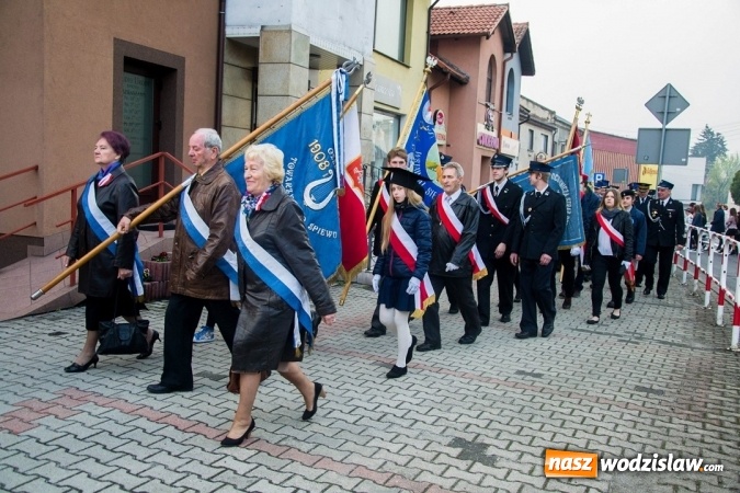 Zdjęcie w galerii na portalu naszwodzislaw.com: Święto Flagi, 96. rocznica wybuchu III Powstania Śląskiego, rocznica uchwalenia Konstytucji 3 Maja oraz Święto św. Floriana. Uroczystości w Rydułtowach wiadomości z regionu