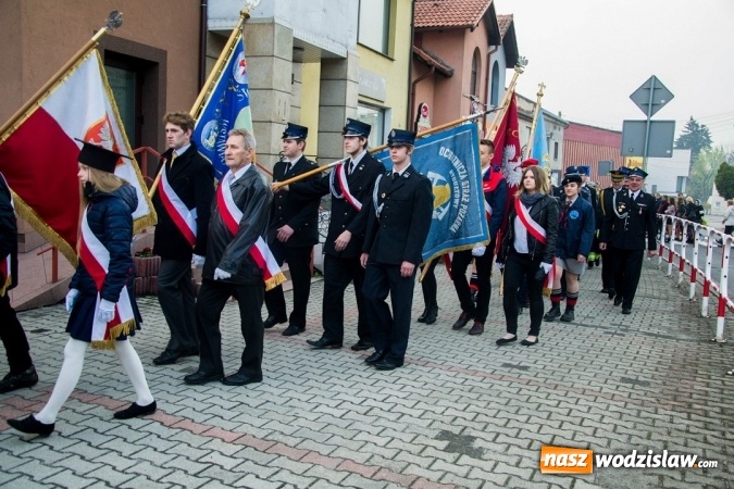 Zdjęcie w galerii na portalu naszwodzislaw.com: Święto Flagi, 96. rocznica wybuchu III Powstania Śląskiego, rocznica uchwalenia Konstytucji 3 Maja oraz Święto św. Floriana. Uroczystości w Rydułtowach wiadomości z regionu