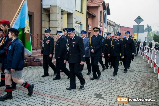 Zdjęcie w galerii na portalu naszwodzislaw.com: Święto Flagi, 96. rocznica wybuchu III Powstania Śląskiego, rocznica uchwalenia Konstytucji 3 Maja oraz Święto św. Floriana. Uroczystości w Rydułtowach wiadomości z regionu