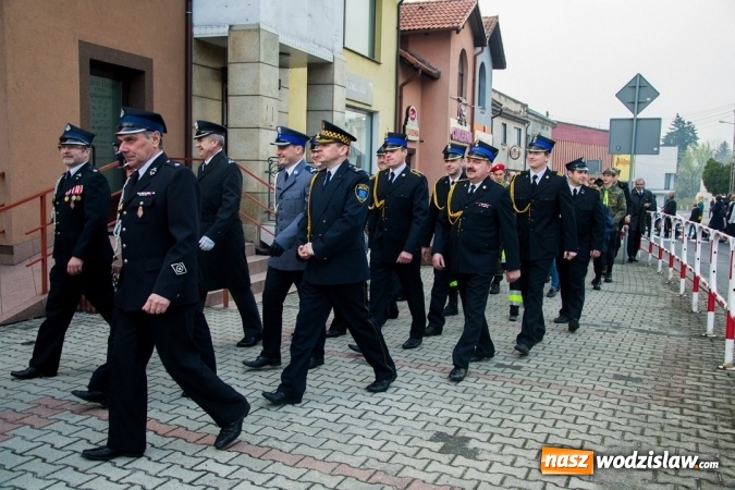 Zdjęcie w galerii na portalu naszwodzislaw.com: Święto Flagi, 96. rocznica wybuchu III Powstania Śląskiego, rocznica uchwalenia Konstytucji 3 Maja oraz Święto św. Floriana. Uroczystości w Rydułtowach wiadomości z regionu